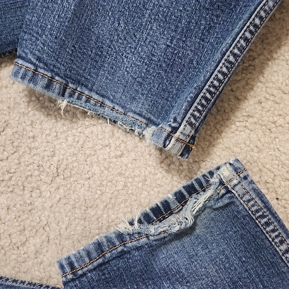 Levis Distressed 514 - Picture 4 of 12